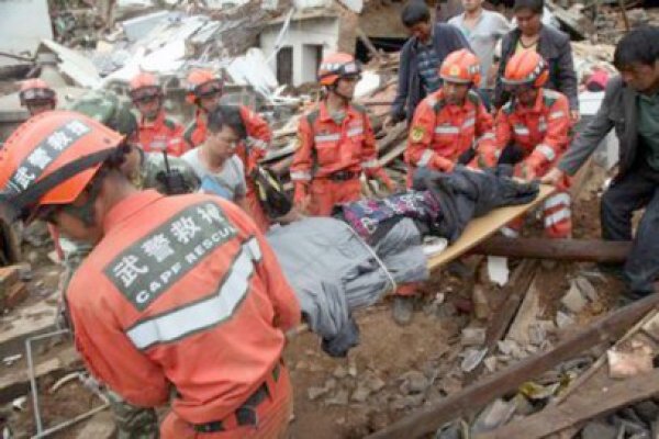 China: bilanţul după seism se apropie de 400 de morţi
